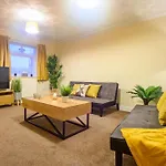 Merriotts Court - Parking - Wifi